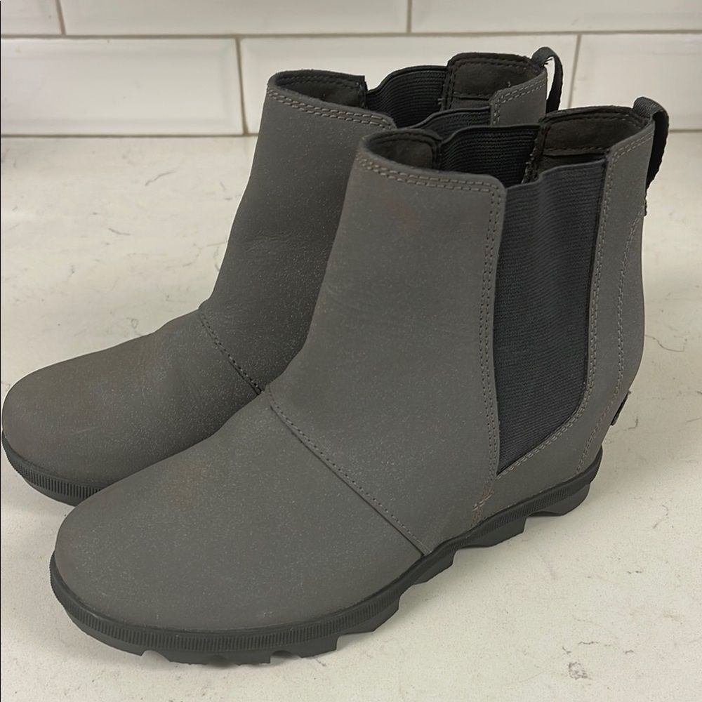 Sorel Joan Of Arctic Wedge II Chelsea Boot Women’s Quarry Size 5 Gray Ankle Boot